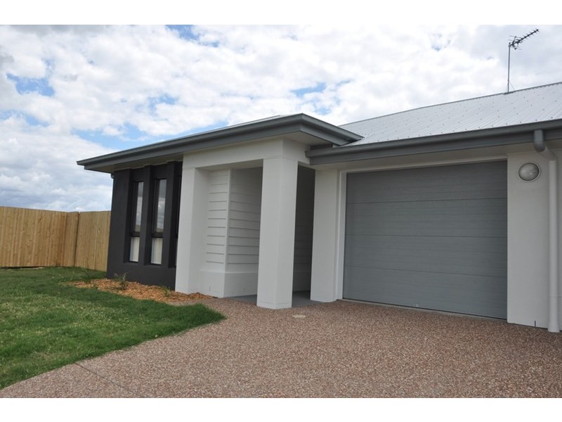 2/3 Kensei Street, Wyreema QLD 4352