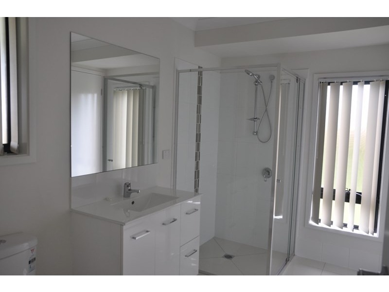 2/3 Kensei Street, Wyreema QLD 4352