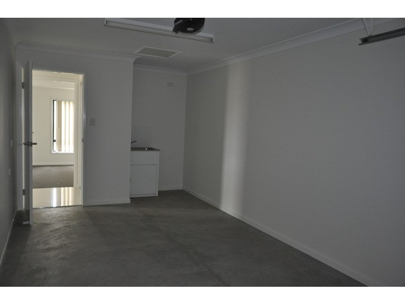 2/3 Kensei Street, Wyreema QLD 4352