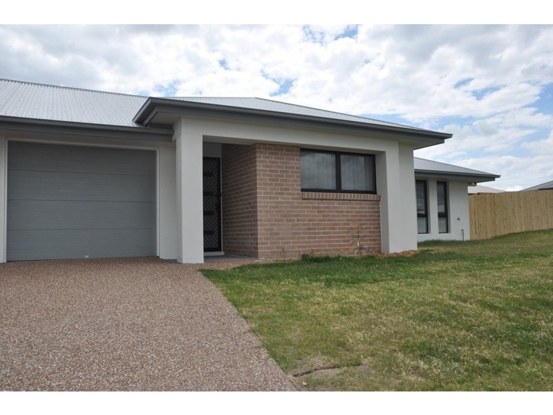 1/3 Kensei Street, Wyreema QLD 4352