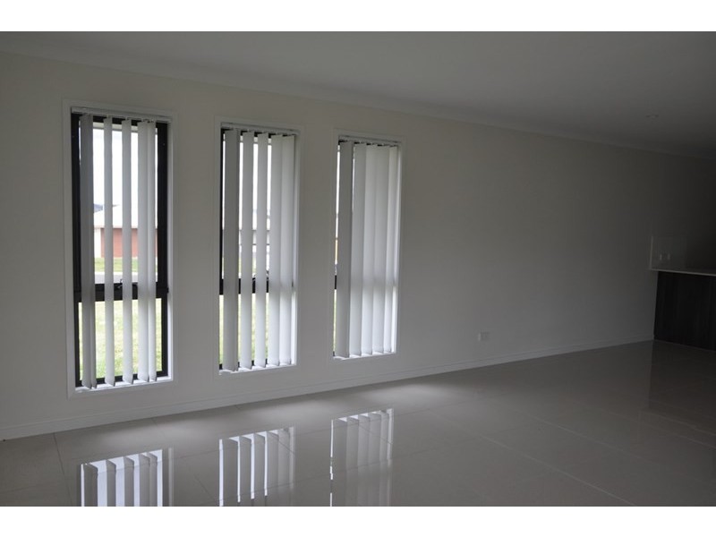 1/3 Kensei Street, Wyreema QLD 4352