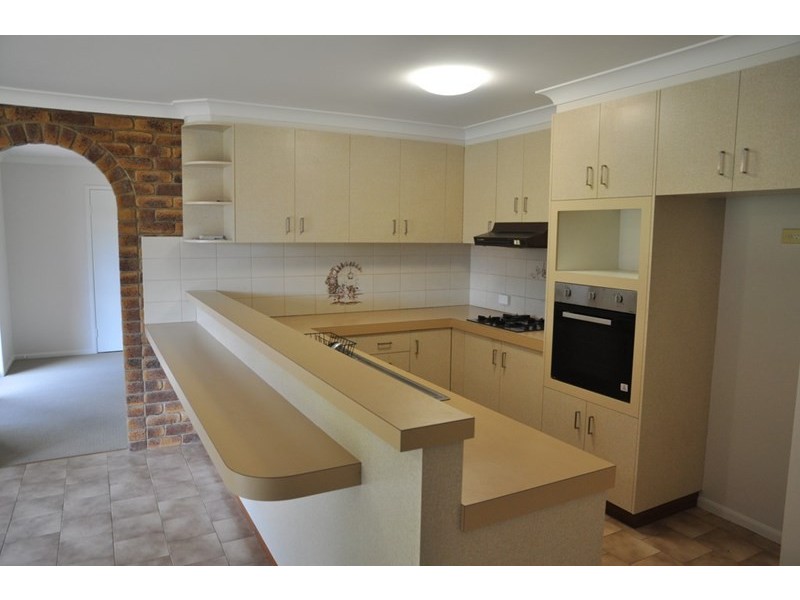 35 Lorraine Crescent, Centenary Heights QLD 4350