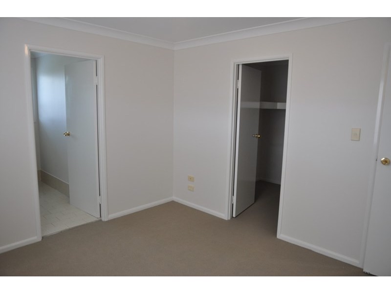 35 Lorraine Crescent, Centenary Heights QLD 4350