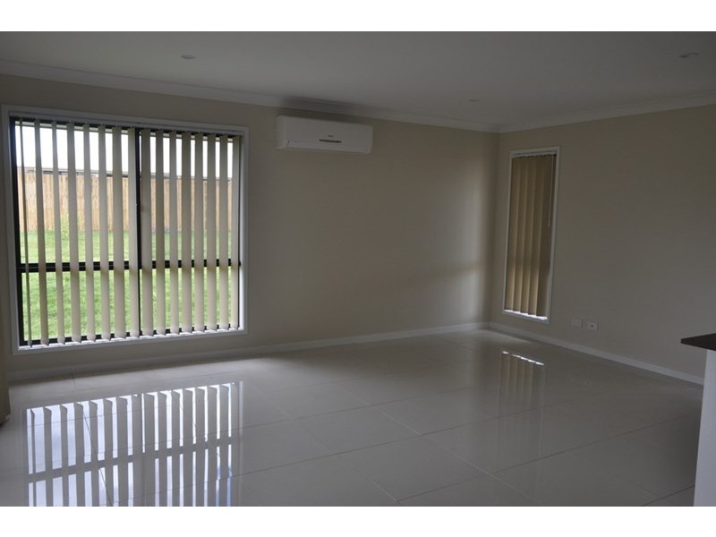 11 Arwon Street, Wyreema QLD 4352