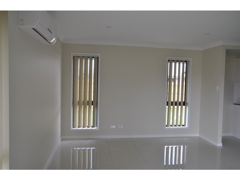 11 Arwon Street, Wyreema QLD 4352