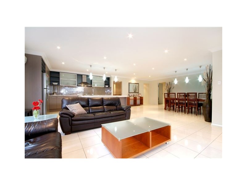 26 Saba Court, Middle Ridge QLD 4350