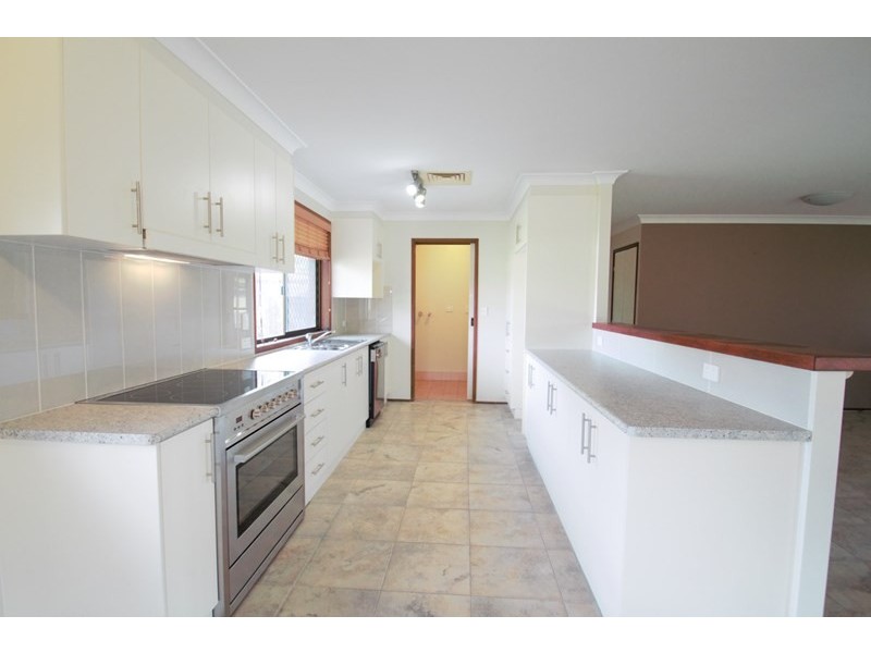 4 Elizabeth Street, Withcott QLD 4352