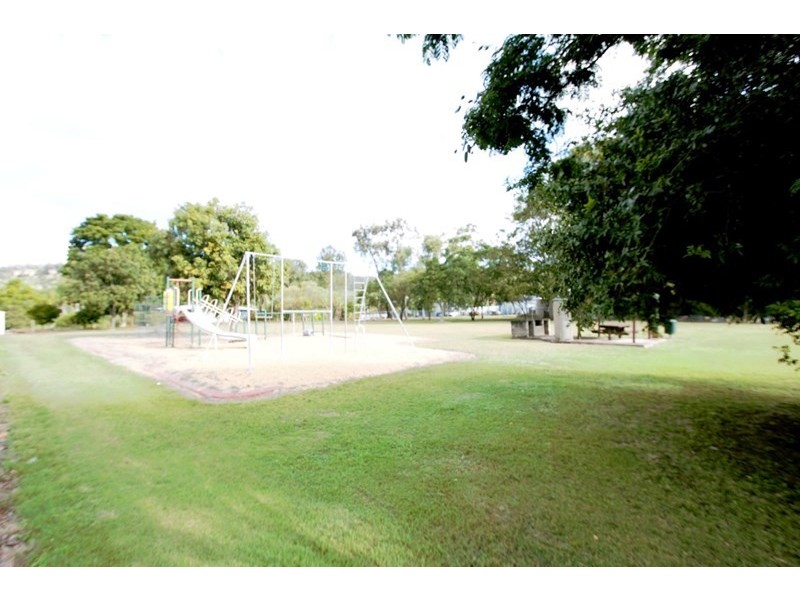 4 Elizabeth Street, Withcott QLD 4352