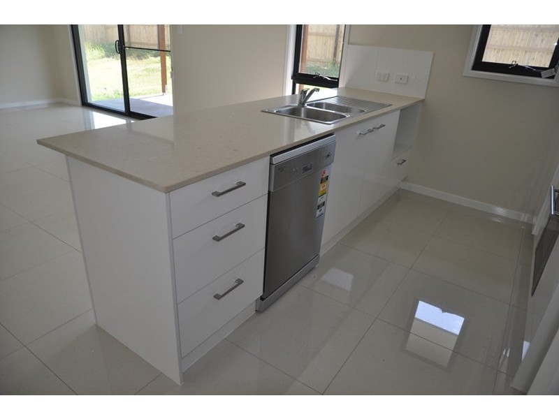 6 Arwon Street, Wyreema QLD 4352