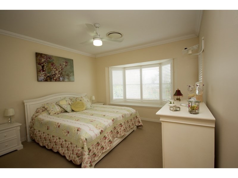 27 Windemere Terrace, Mount Lofty QLD 4350