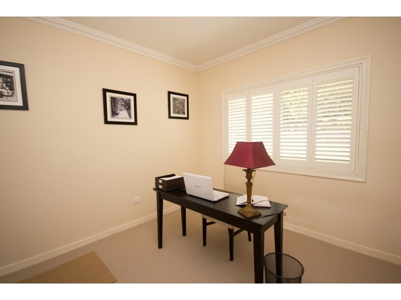 27 Windemere Terrace, Mount Lofty QLD 4350