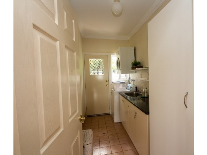 27 Windemere Terrace, Mount Lofty QLD 4350