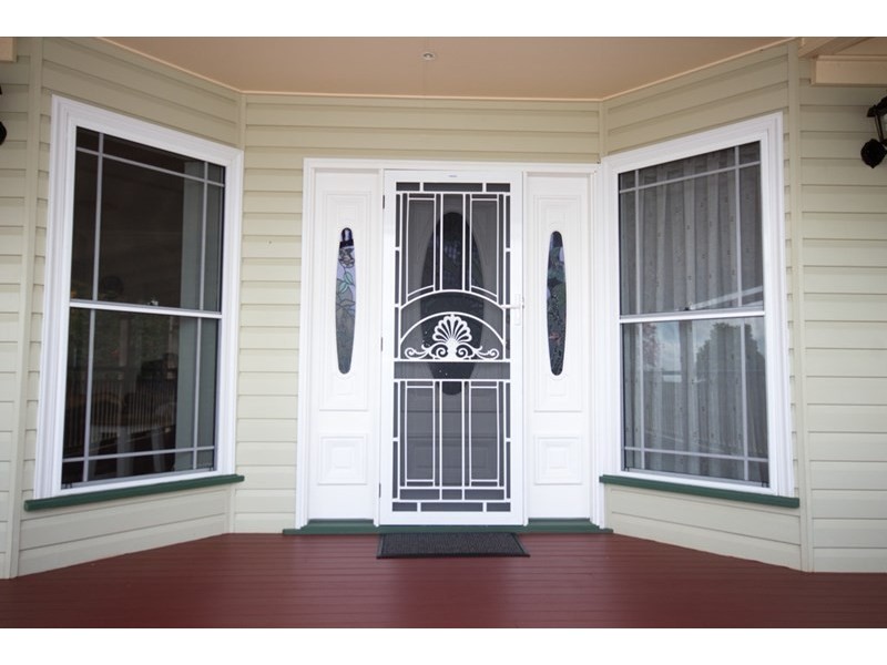 27 Windemere Terrace, Mount Lofty QLD 4350