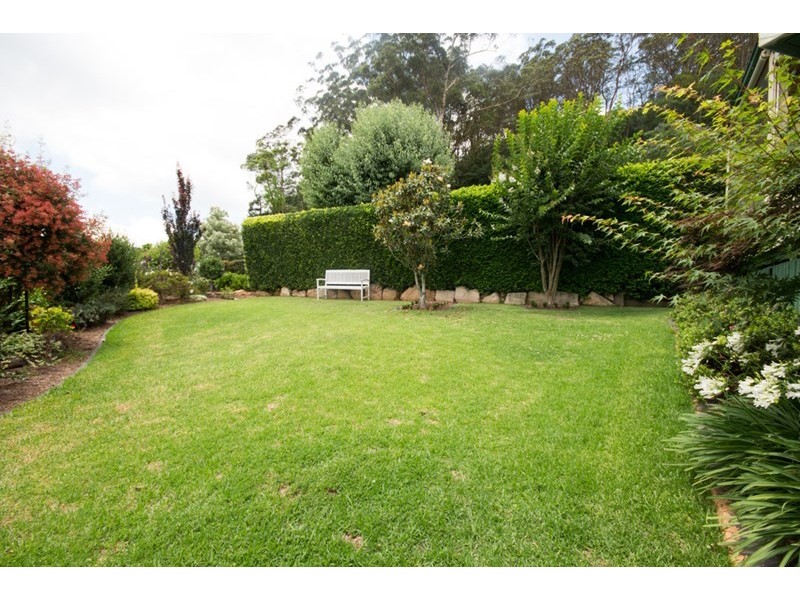 27 Windemere Terrace, Mount Lofty QLD 4350