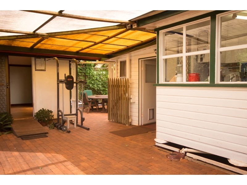 11 Lyndall Street, Harristown QLD 4350