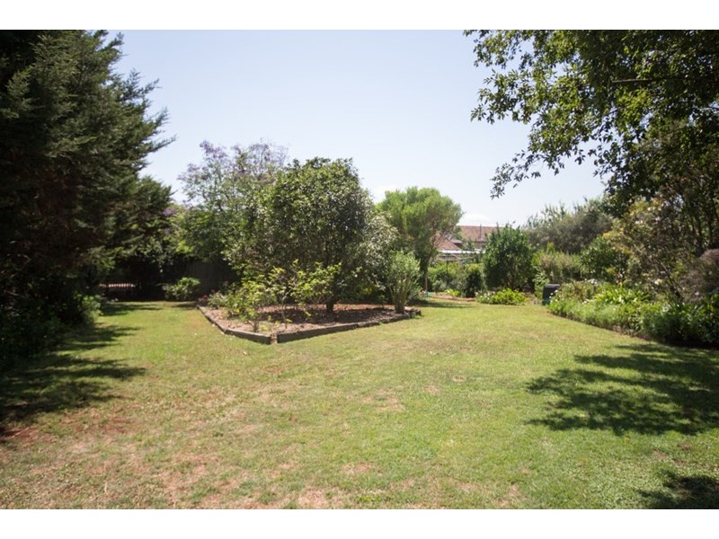 11 Lyndall Street, Harristown QLD 4350