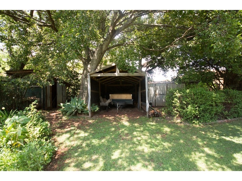 11 Lyndall Street, Harristown QLD 4350