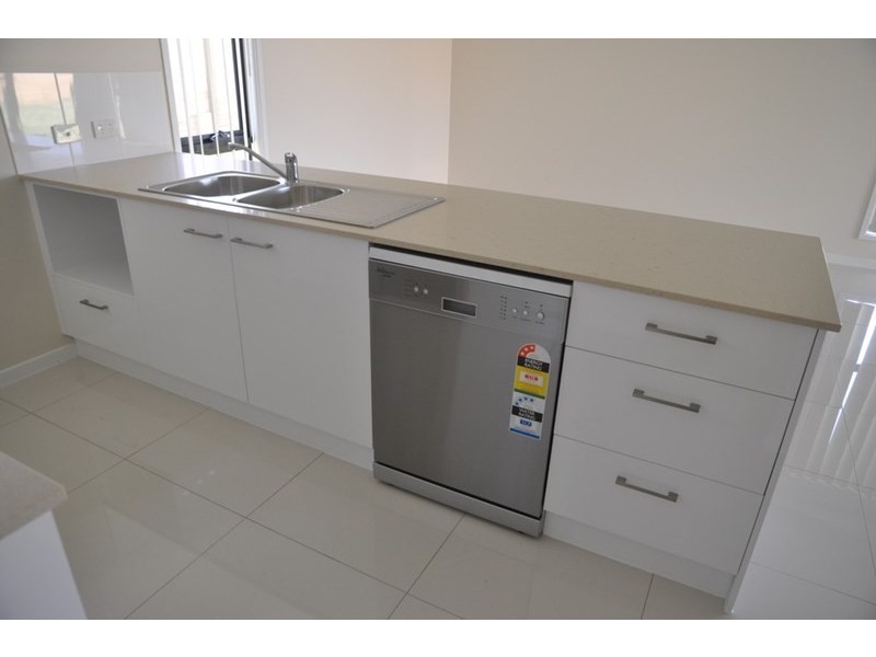 17 Arwon Street, Wyreema QLD 4352