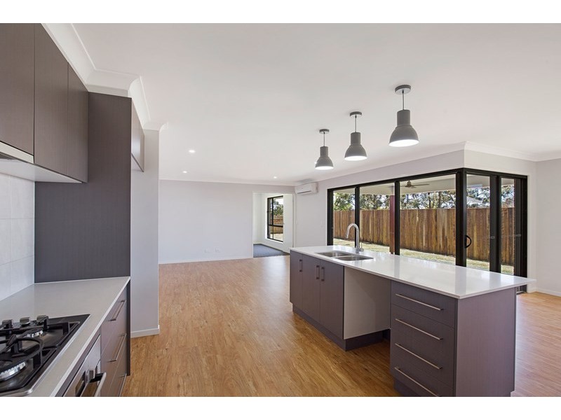 15 Entabeni Drive, Kearneys Spring QLD 4350