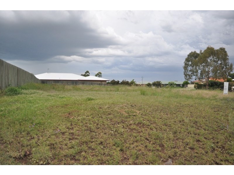 22 Fairway Drive, Pittsworth QLD 4356