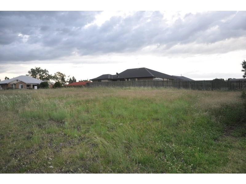 22 Fairway Drive, Pittsworth QLD 4356