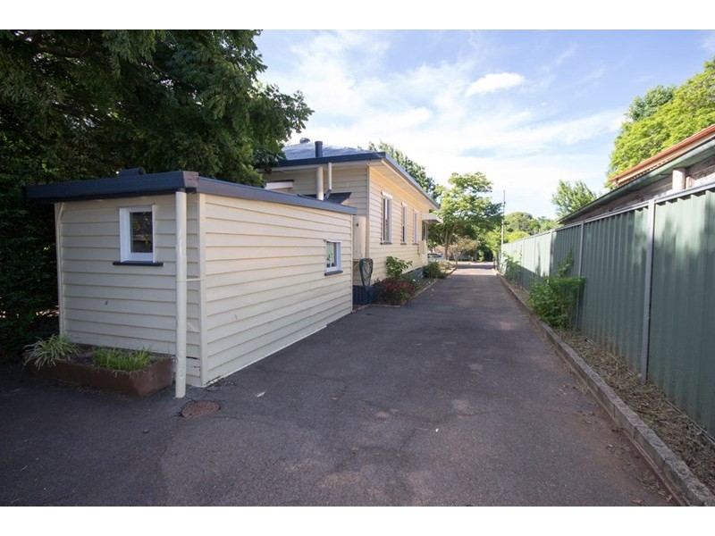 36 Wallace Street, Newtown QLD 4350