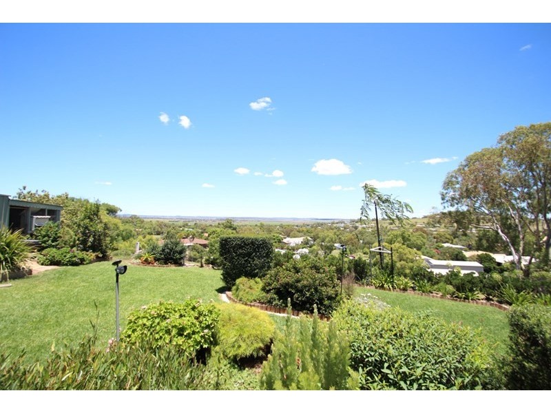 1 Guine Court, Kingsthorpe QLD 4400