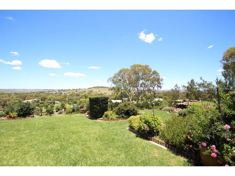 1 Guine Court, Kingsthorpe QLD 4400