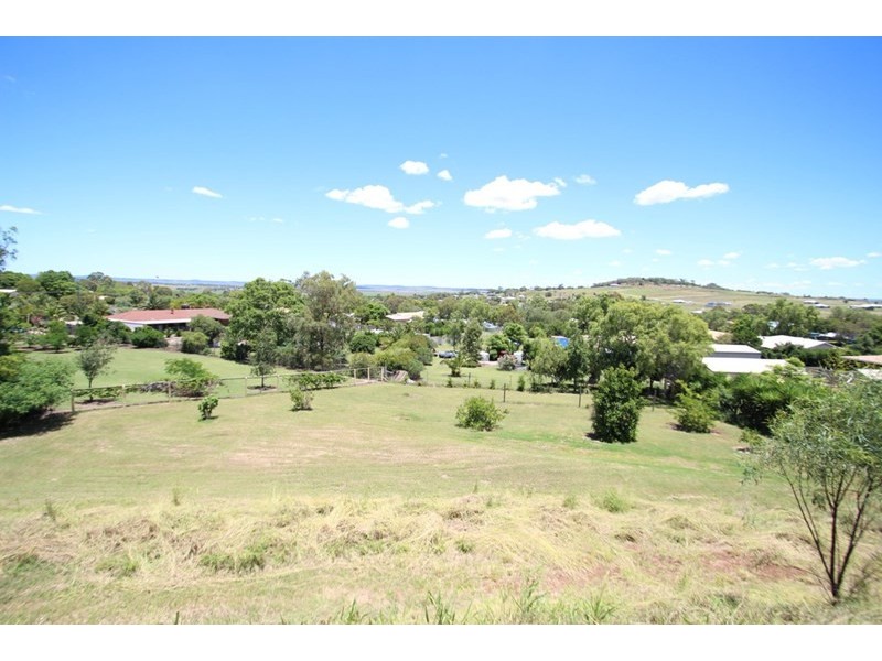 1 Guine Court, Kingsthorpe QLD 4400