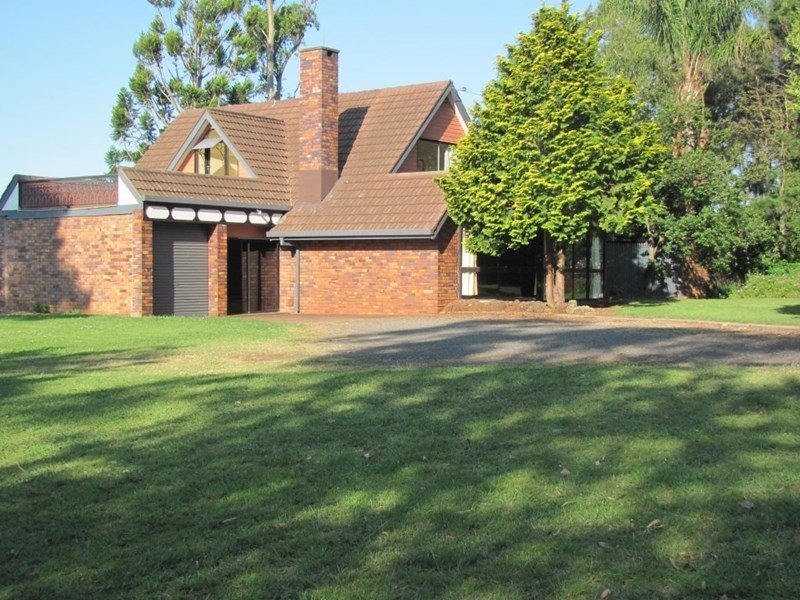 8 Bradys Road, Highfields QLD 4352