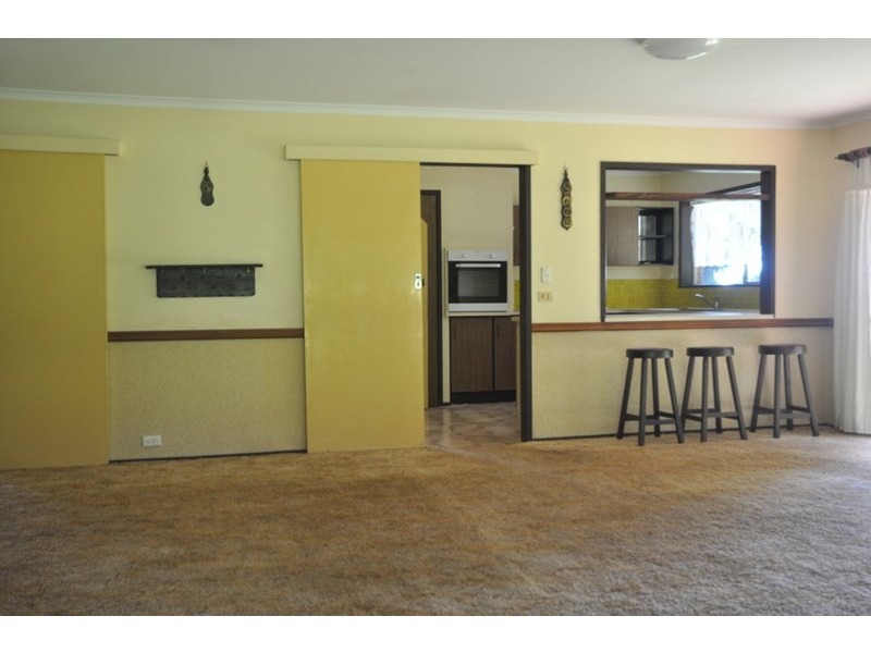 8 Bradys Road, Highfields QLD 4352