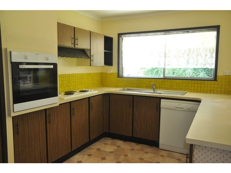 8 Bradys Road, Highfields QLD 4352