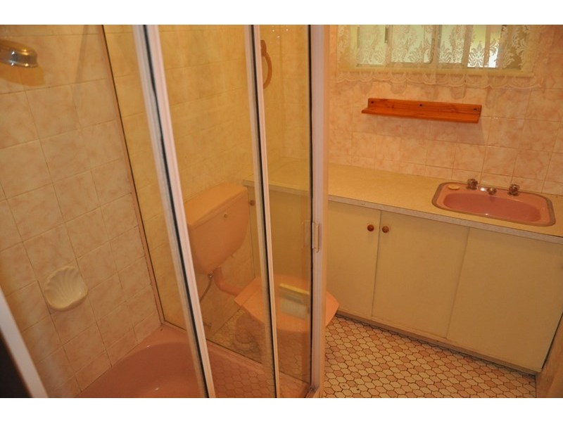 8 Bradys Road, Highfields QLD 4352