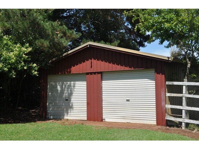8 Bradys Road, Highfields QLD 4352
