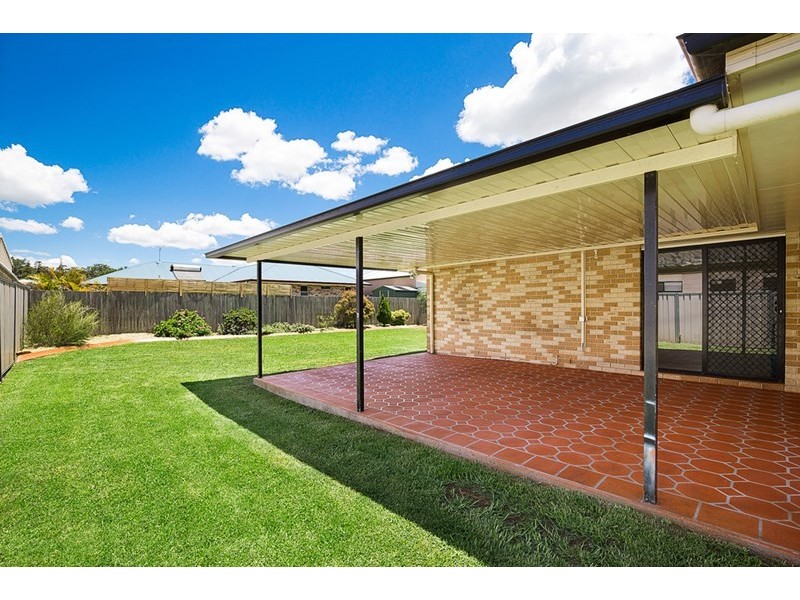 22 Pillar Street, Middle Ridge QLD 4350