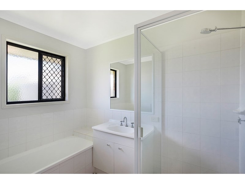 22 Pillar Street, Middle Ridge QLD 4350