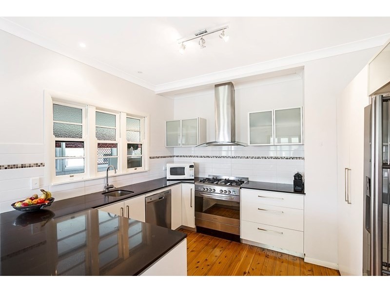 110 South Street, Centenary Heights QLD 4350