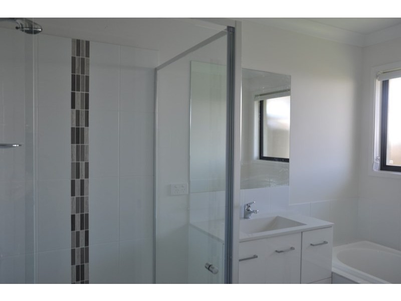 18 Tarcoola Street, Wyreema QLD 4352