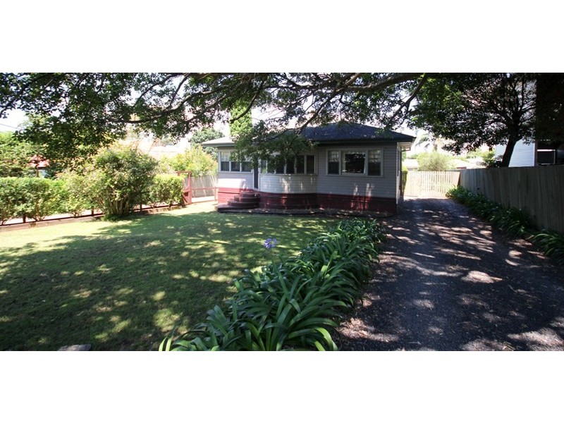 15 Mary Street, Mount Lofty QLD 4350