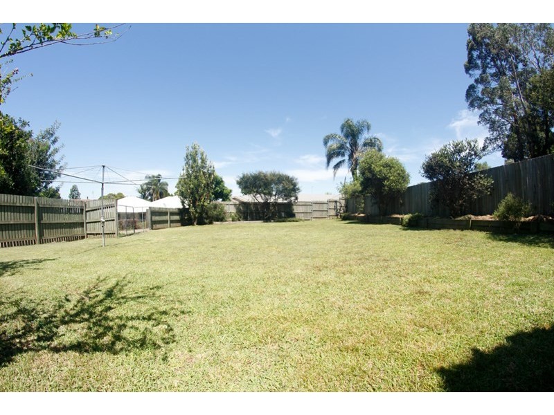 15 Mary Street, Mount Lofty QLD 4350