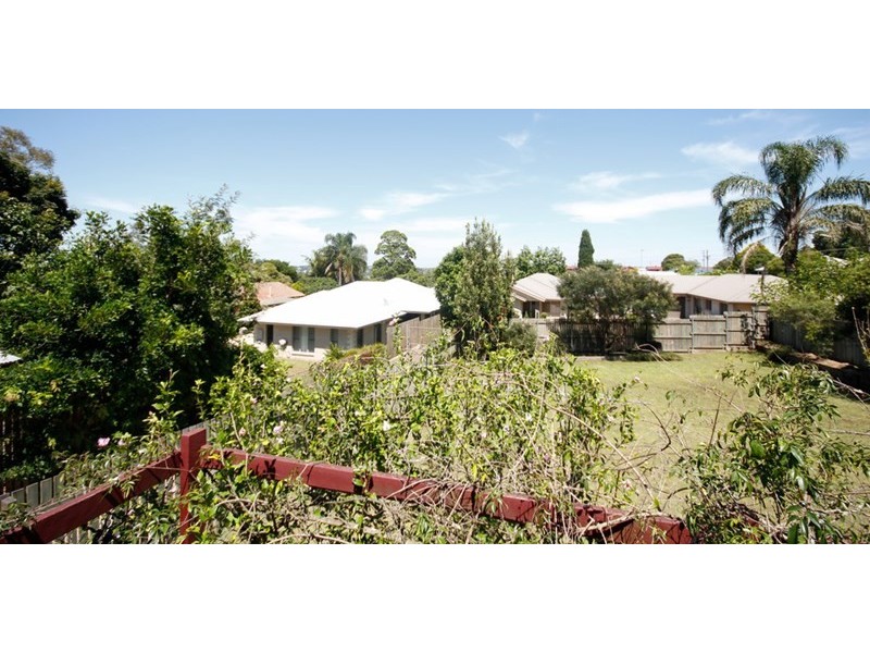 15 Mary Street, Mount Lofty QLD 4350