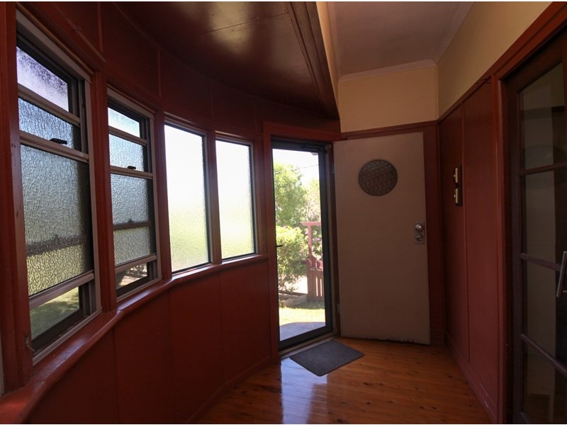 15 Mary Street, Mount Lofty QLD 4350