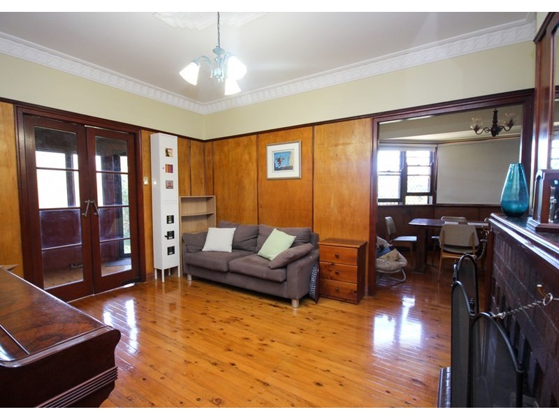 15 Mary Street, Mount Lofty QLD 4350