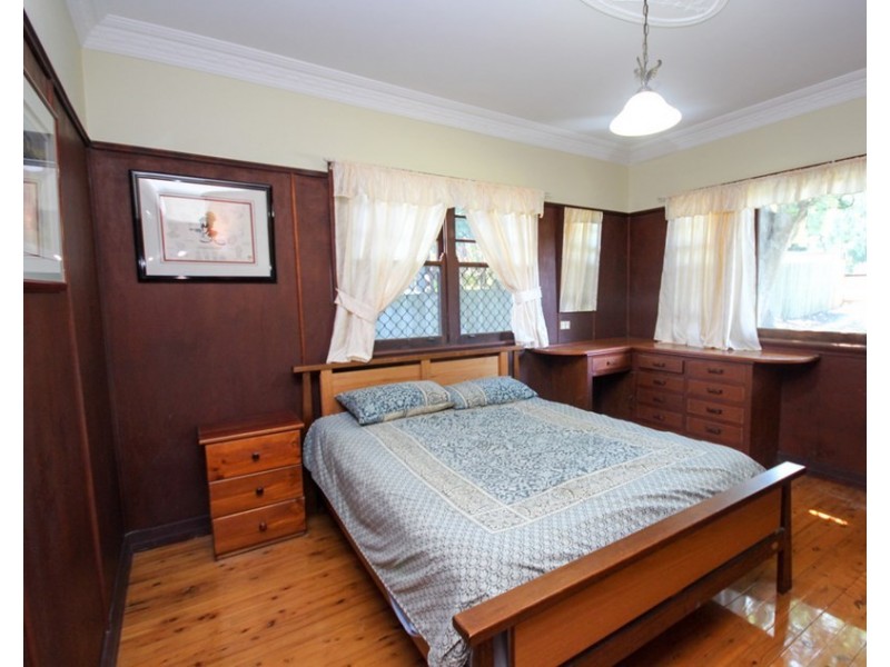 15 Mary Street, Mount Lofty QLD 4350