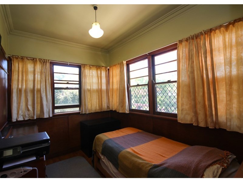 15 Mary Street, Mount Lofty QLD 4350