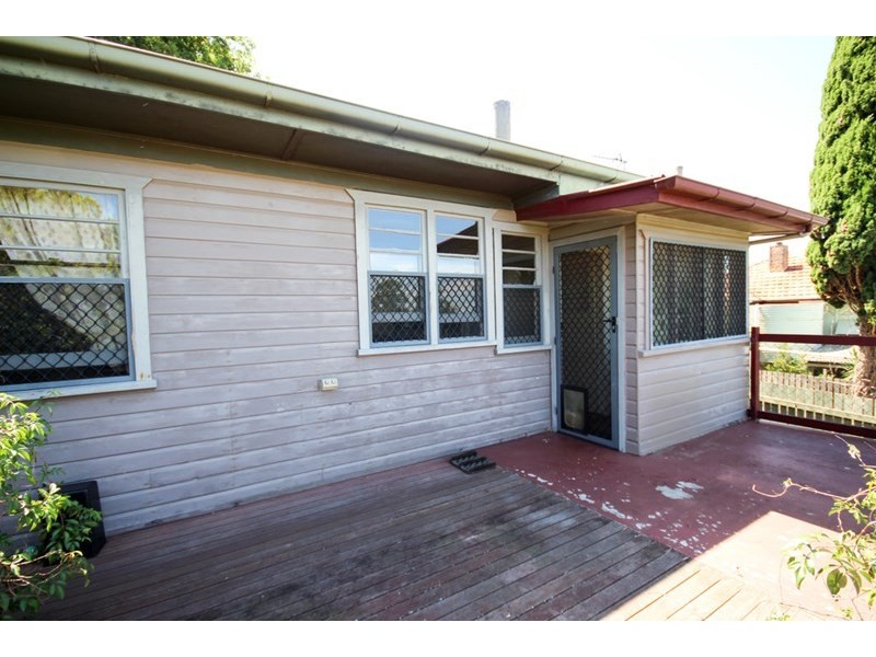15 Mary Street, Mount Lofty QLD 4350