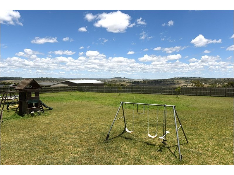 48 Federation Drive, Highfields QLD 4352