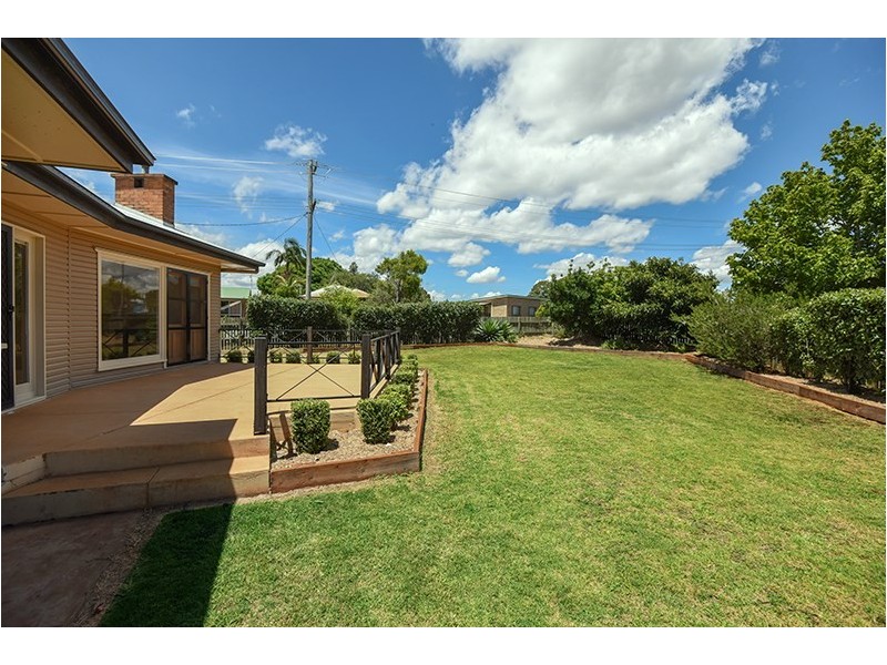 130 Drayton Road, Harristown QLD 4350