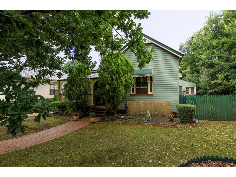 210 Campbell Street, Newtown QLD 4350