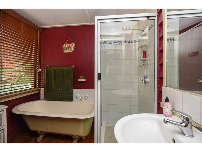 210 Campbell Street, Newtown QLD 4350